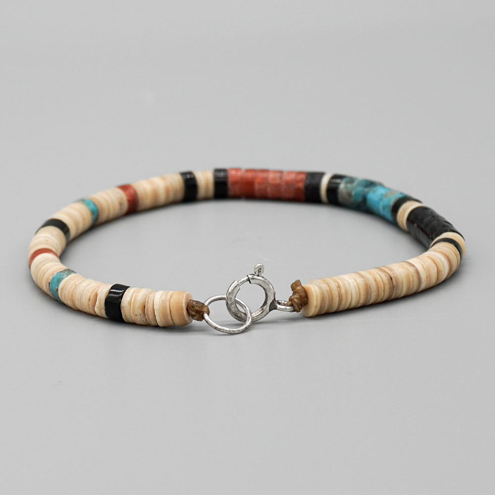 This single-strand bracelet with semi-precious gemstones, … | Flickr
