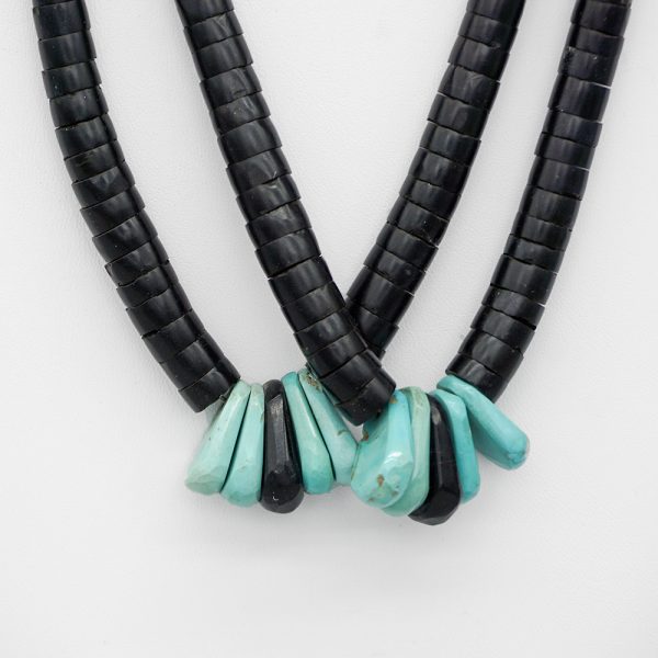 VINTAGE NATURAL TURQUOISE AND JET JACLAS NECKLACE by RAY LOVATO – SANTO DOMINGO PUEBLO - Image 2